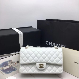 샤넬 클래식백 작은 캐비어스킨 라이트골드 미디움 25.5cm