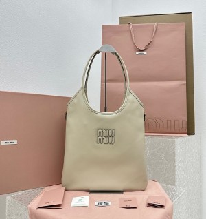 미우미우 23fw miu miu 아이비 가죽백