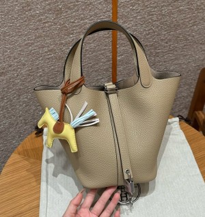 에르메스 피코탄18