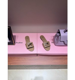 펜디 슬라이드