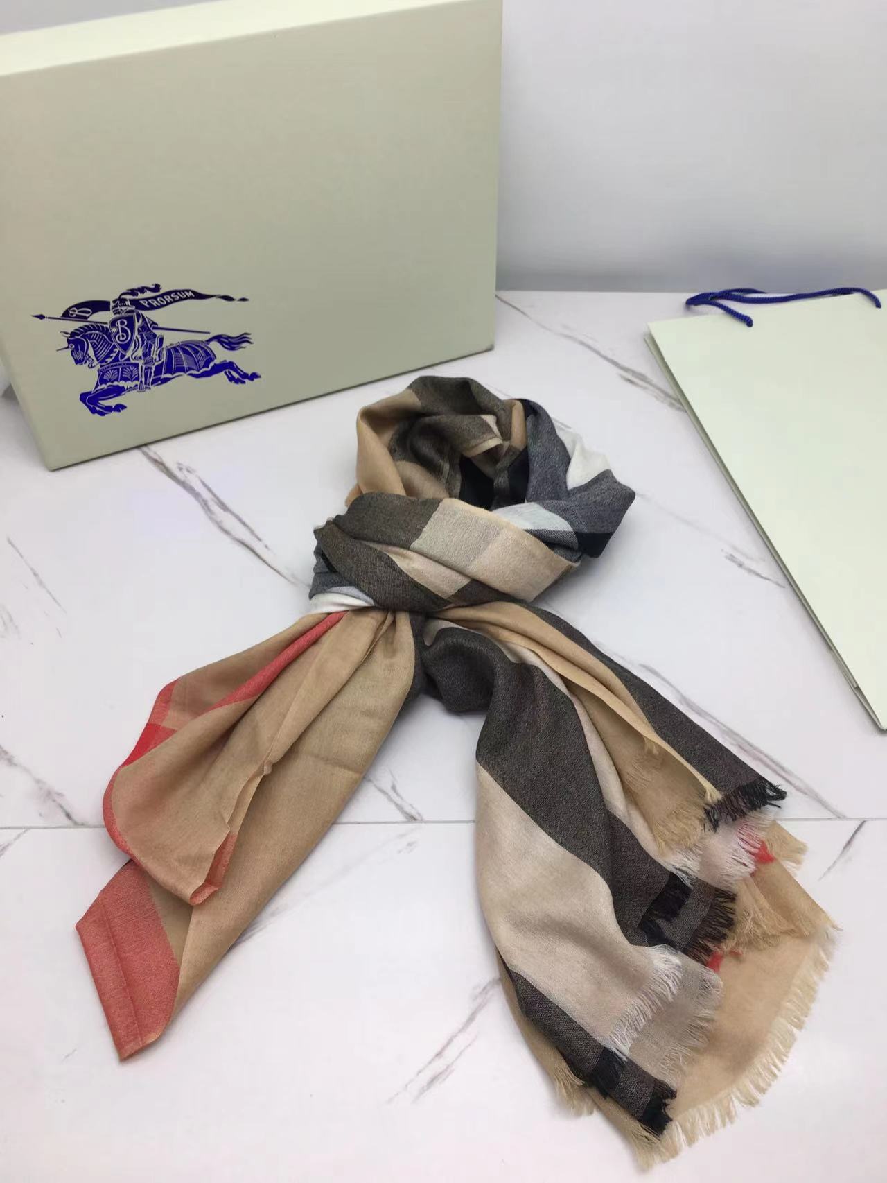 버버리 스카프